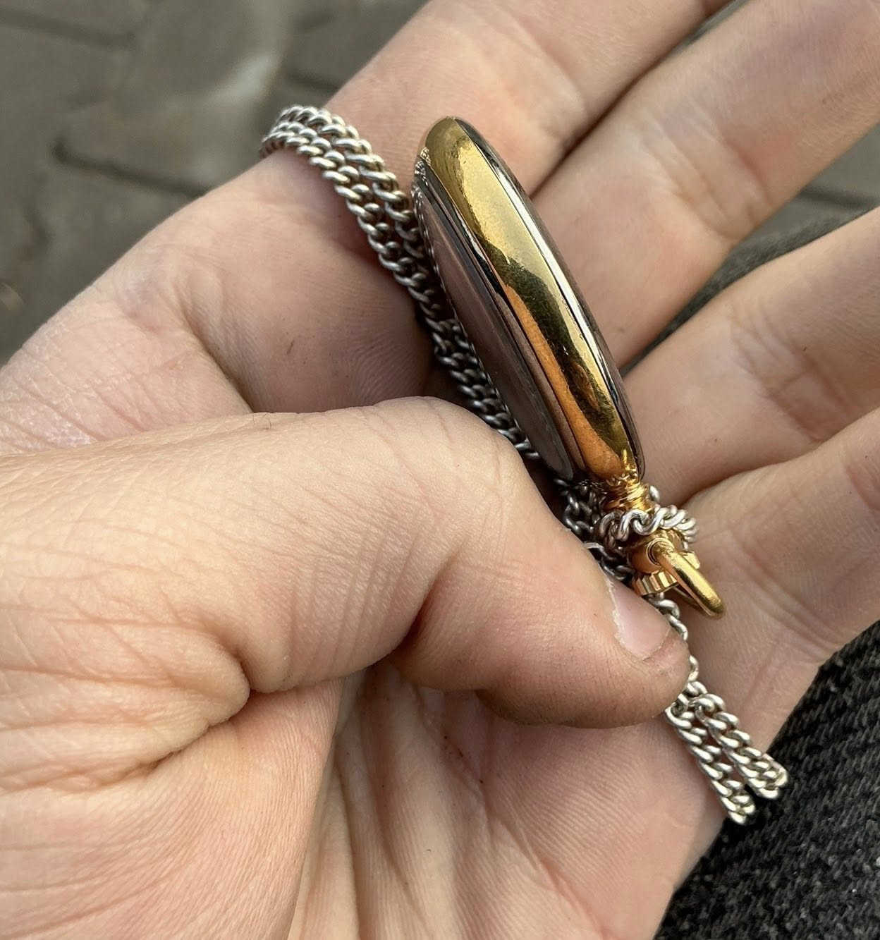 السلام عليكم ساعة رايمنود ويل العريقة جيبية
تغليف ذهب 
سويسري اصلي 
كوارتز مكينة ثري فايف
نظافة تامة
قطر 40 38
ارقام رومانية مميزة
نافذة للتاريخ
120$


**إذا كنت صاحب هذا الإعلان وتريد حذفه لأي سبب، رجاءا أرسل رسالة إلى الدعم الفني**