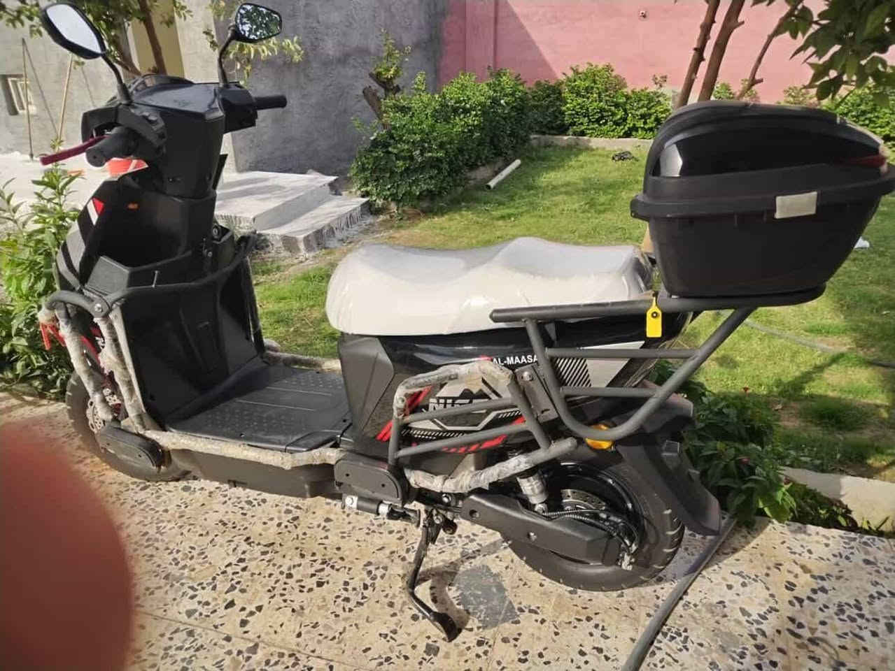 دراجة شحن للبيع الشبح الماسة دراجه نظيفه بعدها جديده بطارياتها زينه وبعد احلى من الصور نظافة 100 بالميه ومداريها بصمات ثنين وياها وشاحنة اصلي وتجي وتشوف وتجيك بنفسك جاهزه من كل شي مكاني الرمادي الجزيرة السعر 600 الف وبي مجال بسيط اتصل وبيك خير وتدلل ***********
