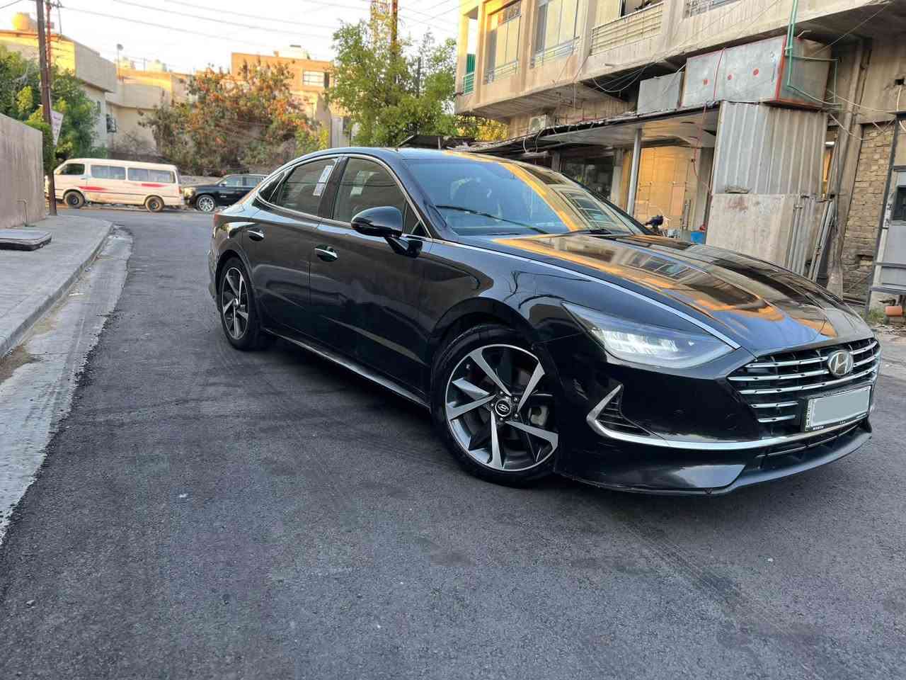 السلام عليكم
سوناتا sel 2021بلس فول مواصفات ماعده الفتحه

تشغيل عن بعد
3 مودات قياده
كشنات جلد وشامو
شاشه عدادات ديجتال
كشن كهرباء
تبريد منفصل
نقاط عمياء
فول حساسات
مكينه 1.6 تيربو✈️

السياره عليهه ادامه كامله للمحرك بلكات نوزلات مي راديتر جديد بانزين كله محسن ودهن امزويل استخدم مصروف عليهه قبل اسبوع سويتلهه ادامه تبريدهه ثلج كفاله كير ومكينه مابيهه اي نقص

حادثهه كما موضح بلصور 3 قطع صبغ بيهه طخات بسيطه جداً حالوب بسيط بلقماره

📍مكاني بغداد حي القاهره

السعر 129 وقابل للتفاوض وماكو هيج سعر بلسوك على هيج سياره مصروف عليهه
رقم اربيل بااسمي تحويل ثاني يوم

☎️***********
☎️***********
