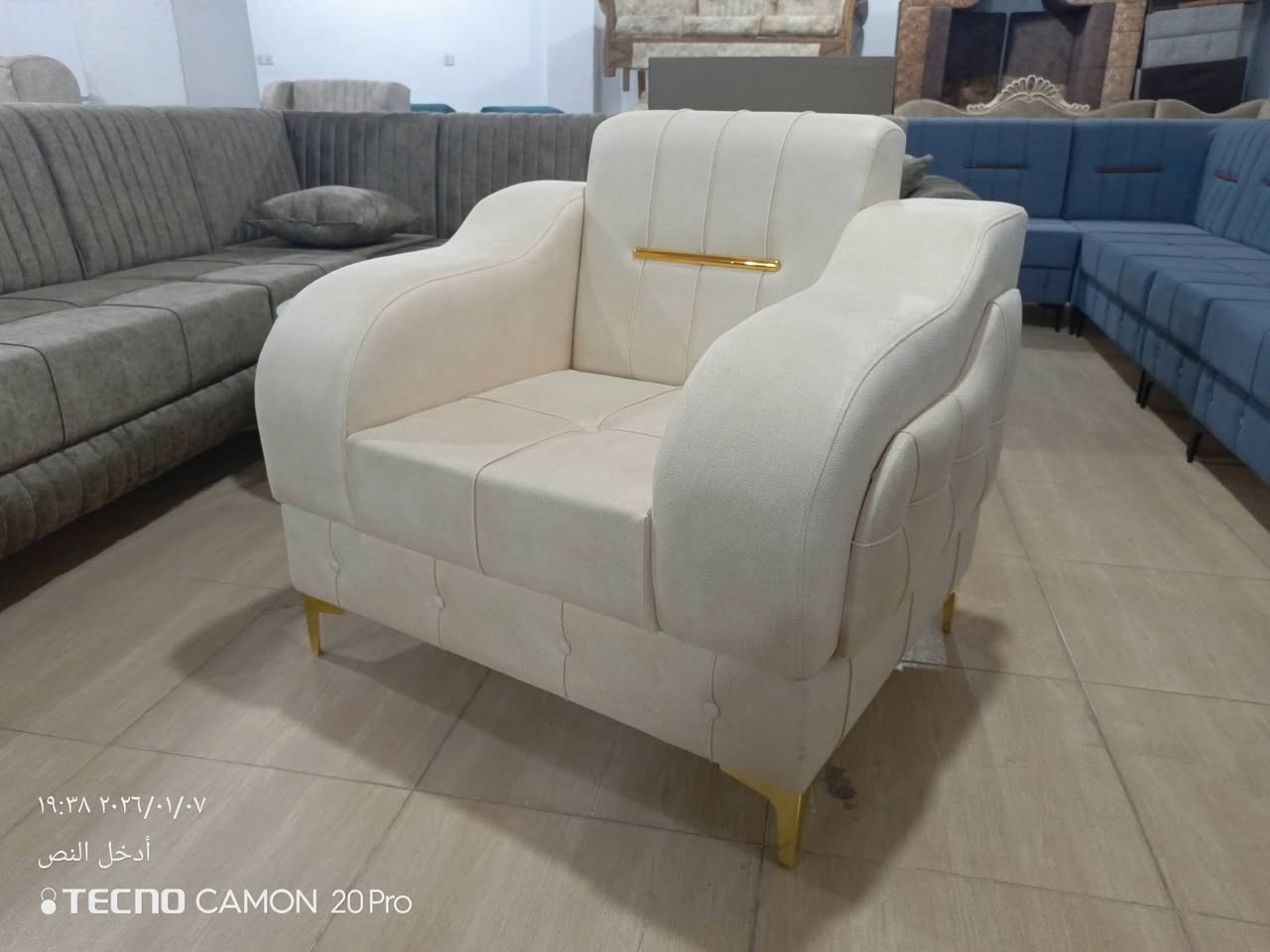 عمل ديوانات بكافة الموديلات واللوان والتصاميم التركيه من الخشب والاسفنج والبلوك شرط الضمان والدقه في العمل والخياطه وحسب الطلب وتجهيز المعارض من جمله ومفرد 
كلار.. شهيدان 
ت ***********
ت ***********
ومتوفر جمله باانسب الاسعار
