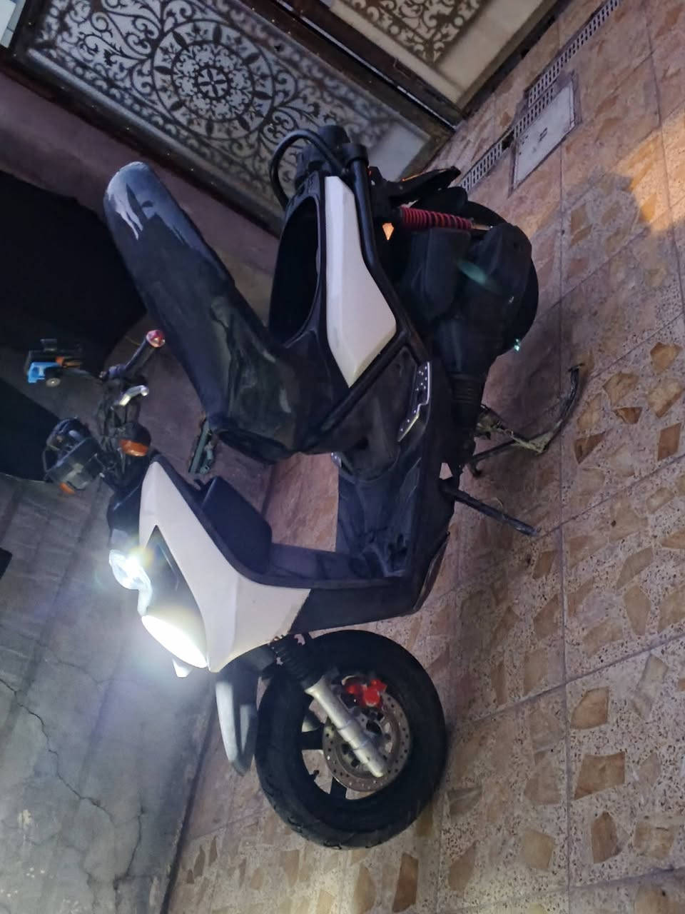 سلام عليكم دراجه سكنس جبلي خير من الله لدراجه بلاديه برغي ممفتوح بيها شغل وطلع السعر مليون وبيها مجال قليل قليل عنوان مدينه الصدر اتصال ***********
