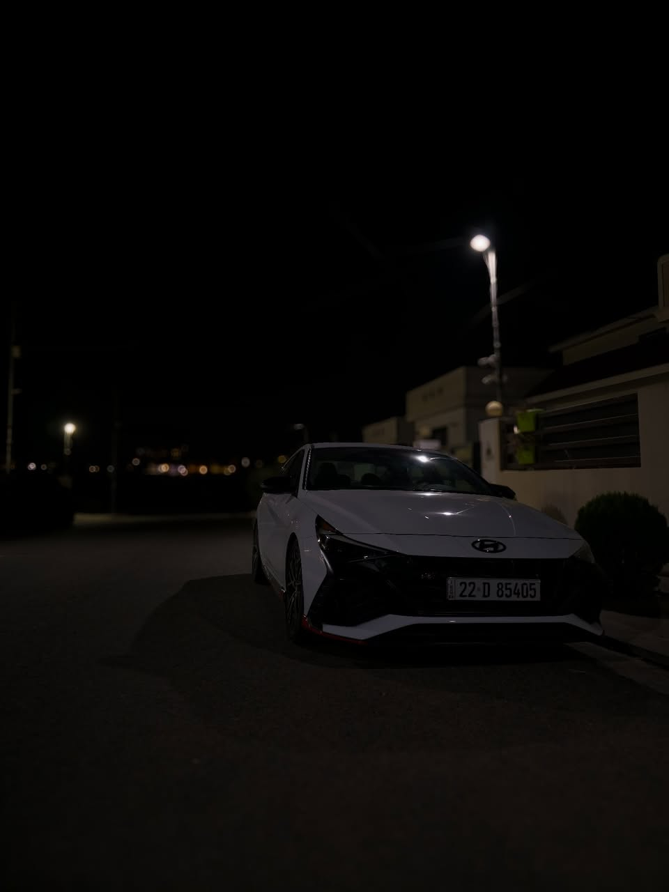 Elantra N
فول مواصفات السيارة وارد امريكي
ماشية(33000) كيلو
السيارة بيها ضربة باخر صورة و الباب الورة على 
اليمين معدل على البرد
للتواصل : *********** أربيل, العراق
