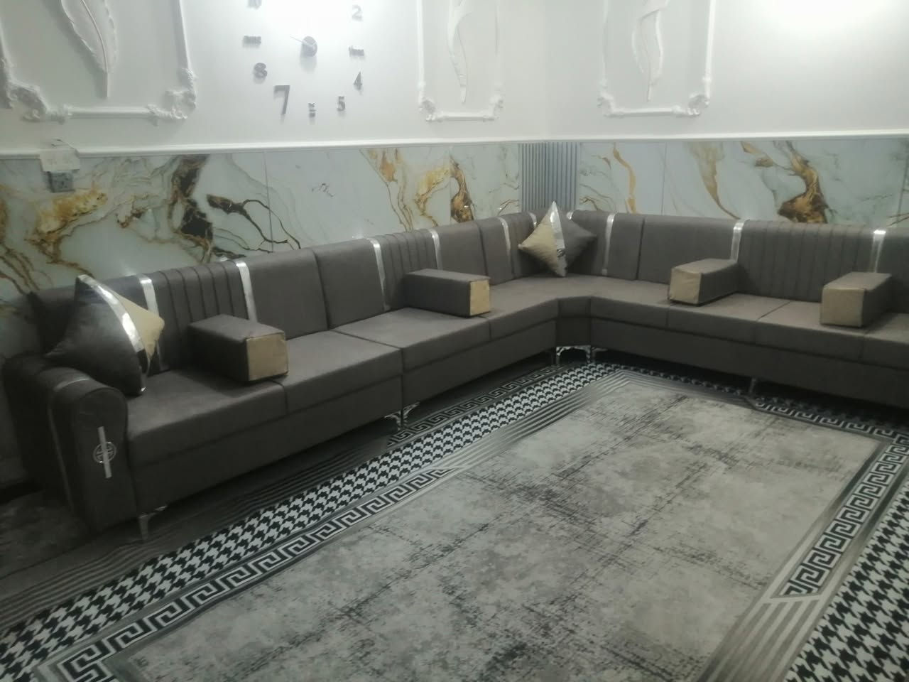 نعرض عملنا ديوان نجاره ودوشمه حسب طلب الزبون نتمنى ان ينال اعجابكم عنوان خانقين بختياري مقابيل الكوميته ***********
