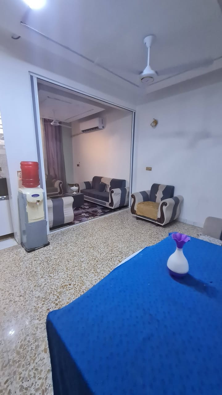 السلام عليكم
🏠بيت ٦٠م طابو زراعي سند ٢٥ مباشرتاً بأسم المشتري شغل وبناء درجه اولى بناء مجمع الحوراء النازك بين مجمع العباس و منتجات نور الكفيل ، 
طابوك جمهوري + كاشي + صب + معالجات حشرات + عكس القبلة بارد الشمس خلفية ، مجاري وانابيب وكهرباء دفن افضل تأسيس  ✅️

⚜️ ديكورات جميلة ٢ حمامات غربي و شرقي غرفه نوم و كلدور و صاله و مطبخ سيراميك و منور ،🏞

 🏡البيت تصميم حلو مو مضرب شمس عكس القبلة شباك ع الشارع مدخلين للبيت مسحوب خط ذهبي وميزانيه كهرباء دولة تبليط ومجاري للصبح شي نازك ومرتب 🏅
يباع مع ٢ سبالت و تخم و براد ماء و كيزر و ماطور ماء و كاونتر السعر ٥٠ مليون قفل غير قابل للتفاوض للاتصال ***********
