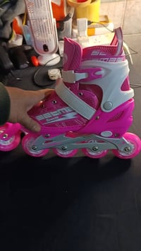 سكيت شوز • مقاس ٣٦ • عجلات ربل