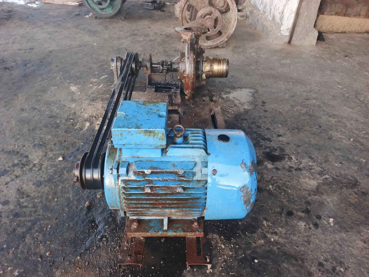 ماطور كهربائي 15حصان النوعيه الاماني
العنوان بابل الحمزه الغربي منطقة الخميسيه
السعر ٥٥٠وبيه مجال
***********
***********
