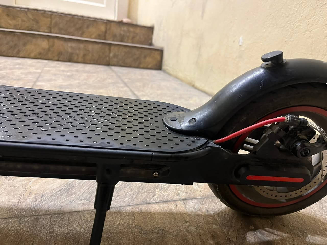 سلام وعليكم سكوتر شاومي نضيف جدا مستخدم شهر ويا شاحنته سرعته 40 حقيقه بي 3 سرع يتحمل وزن 120 كيلو امن. للكل الاعمار يطبك الله شاهد مابيعه لما محتاج نضيف جدا السعر 320 وبي مجال للطيبين مكاني حي العدل بغداد


**إذا كنت صاحب هذا الإعلان وتريد حذفه لأي سبب، رجاءا أرسل رسالة إلى الدعم الفني**