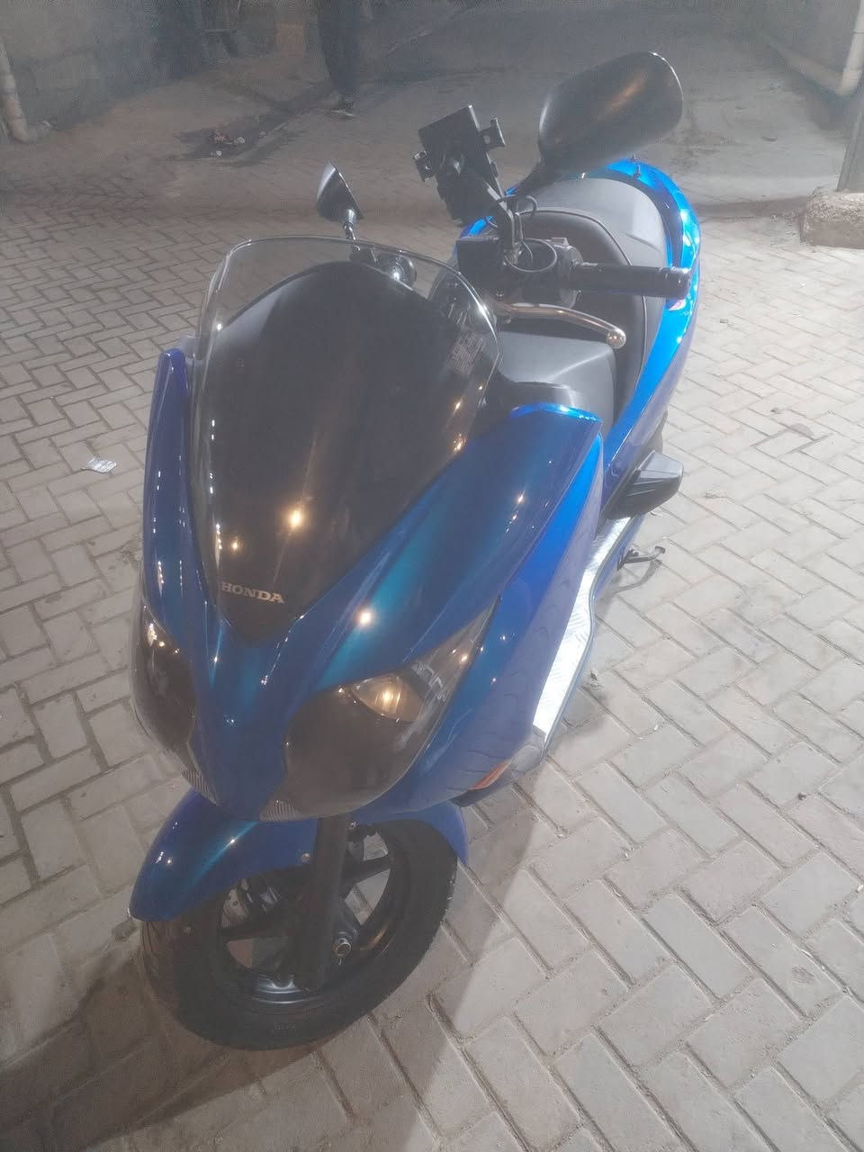 السلام عليكم فورزا للبيع 0 /10 مقفوله كفاله عامه، دراجه مال رامبو صار لها سبعه ايام  جاهزه اي نقص ما بيها هو المواصفات ماشيه 20 دراجه غير من الله بالعافيه علي اخذها، السعر 15 ونص بيها مجال بسيط مكان الزعفرانيه شراي خابر بخدمتكم ***********
