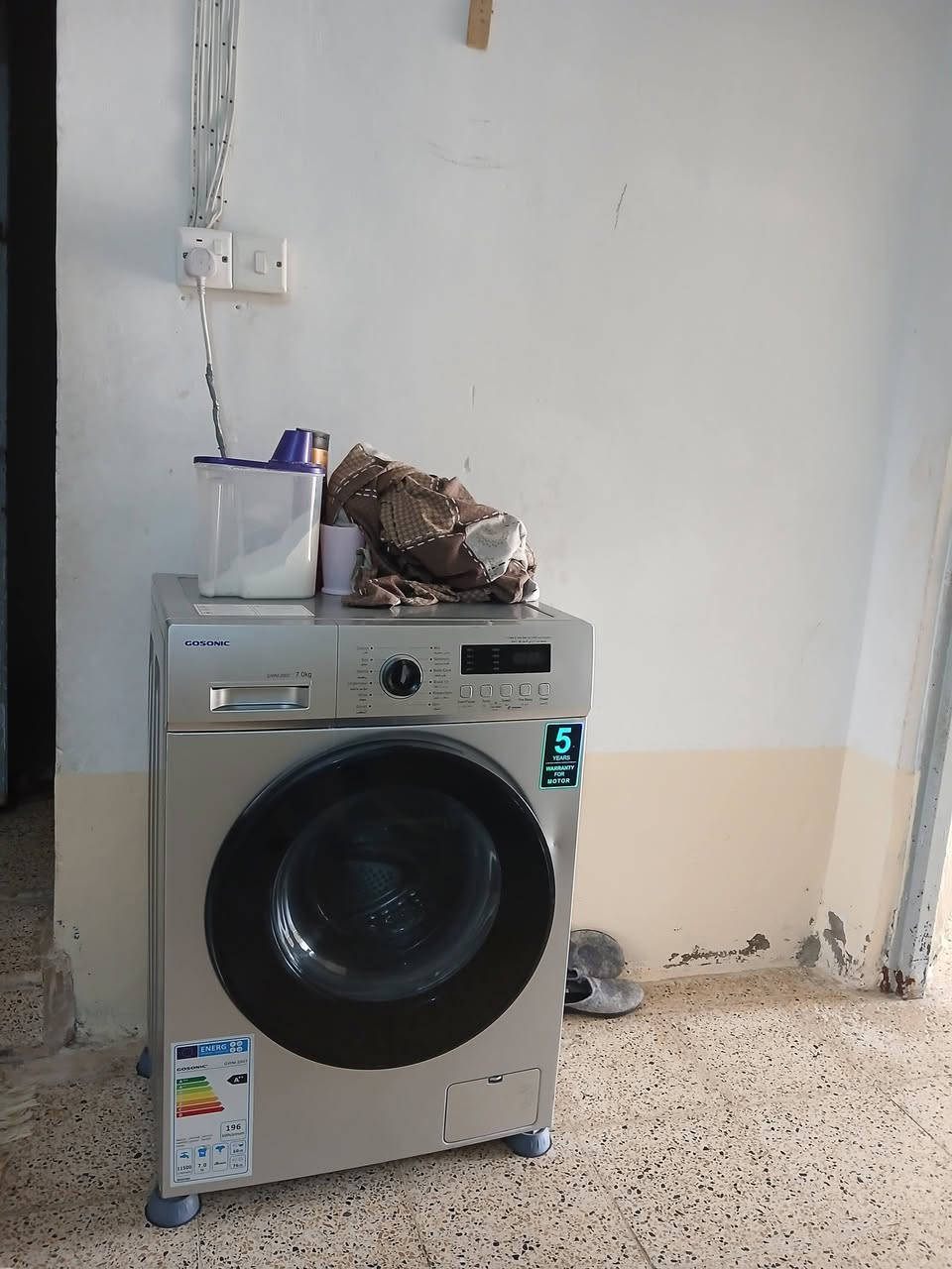 عندي اغراض بيت للبيع مستعجل
***********

