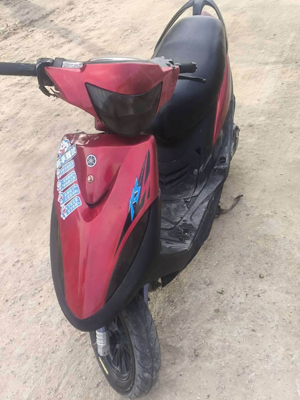 السلام عليكم دراجه ماكس للبيع
دراجه مامفتوحه سلف هندر  
بيها كفرين هاذه الحمر وبيها كفر اسود
صالنصه رياضي ب 400 وبيها مجال
***********
