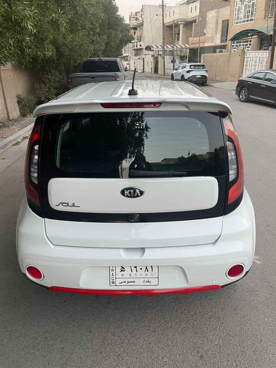 كيا صول 2018 محرك 2000 gdi  مبدل جديد وارد أمريكي حادثها موضح بالصور وبيها صبغ  الداير مال الچاملغ الخلفي صفحة السايق بدون دواخل ماشية 100 رقم بغداد مشروع وطني شرط التحويل سعرها ( 108 ) ورقة مكاني بغداد الجديدة رقمي ***********
