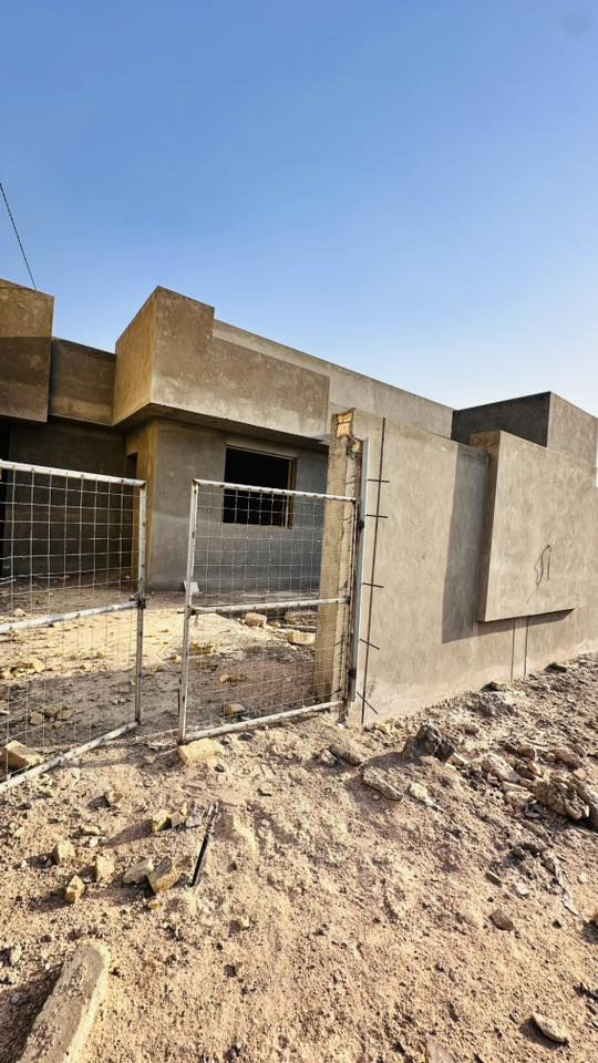 السلام عليكم
بيت بنسبة انجاز ٧٥٪؜ في البكرلي حي الفنانين خلف بيت القاضي
المساحه ٤٠٠ متر مربع
يحتوي على 3 غرف نوم بالطابق الاسفل
و غرفه بالطابق الاعلى
البيت سيراميك مطبخ و صحيات و بياض جدران كامل و لبخ على كامل محيط البيت
البناء حديث
للتواصل : ***********
