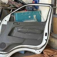 نيسان اورفان 2014 • باب جديد