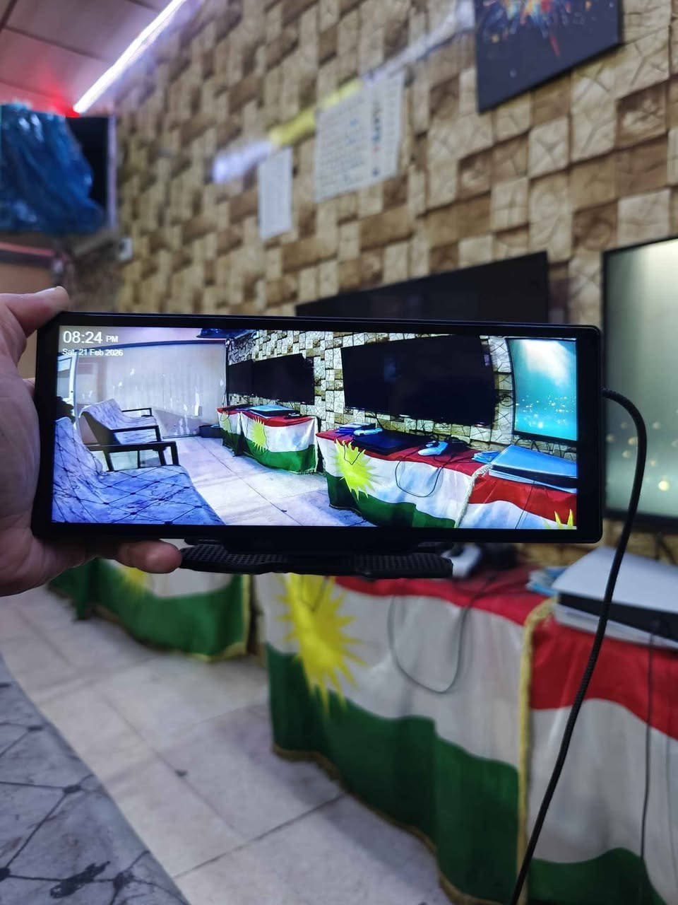 شاشەی سەر داشبڵ ئەوروپی  زۆر تایبەت  کامێرای پێشەوە و دواوەی لەگەڵە +میمۆری 64گێگای تیایە بۆ ڕیکۆرد کردن+کار پلەیە+ئەندرۆید ئۆتۆیە واتە ڕەپتی موبایلەکەت ئەبێ و ئەتوانی بیکەیە سەر جی پی ئێس یان  یوتوب یان هەر بەرنامەیەک خۆت بتەوێ +بەشوێن چەرخ و  شەحنی تایپ سی ئیش ئەکات+بلوتوسە+لەڕێگای موبایلەکەتەوە ئەتوانی  کامرێراکەی ببینی کە ئیش ئەکات
نرخی 60 هەزار
*********** السليمانية, العراق
