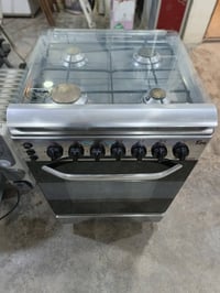 طباخ فريش مستخدم اربع عيون نظيف كلش شغال فرن فوك وجوه ٠٧٧١٣٨٧٠٢٢٩