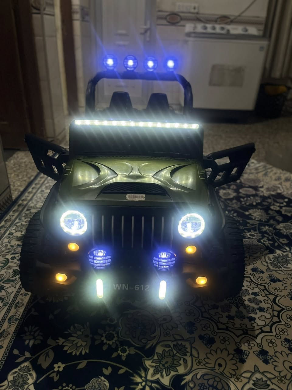 للبيع سيارة شحن اطفال من عمر 4-10 مواطير عدد 4 فور ويل AUX تحكم عن عن بعد تحكم استيرن هورن   اشتريتها 210 أريدها 160✔️


**إذا كنت صاحب هذا الإعلان وتريد حذفه لأي سبب، رجاءا أرسل رسالة إلى الدعم الفني**