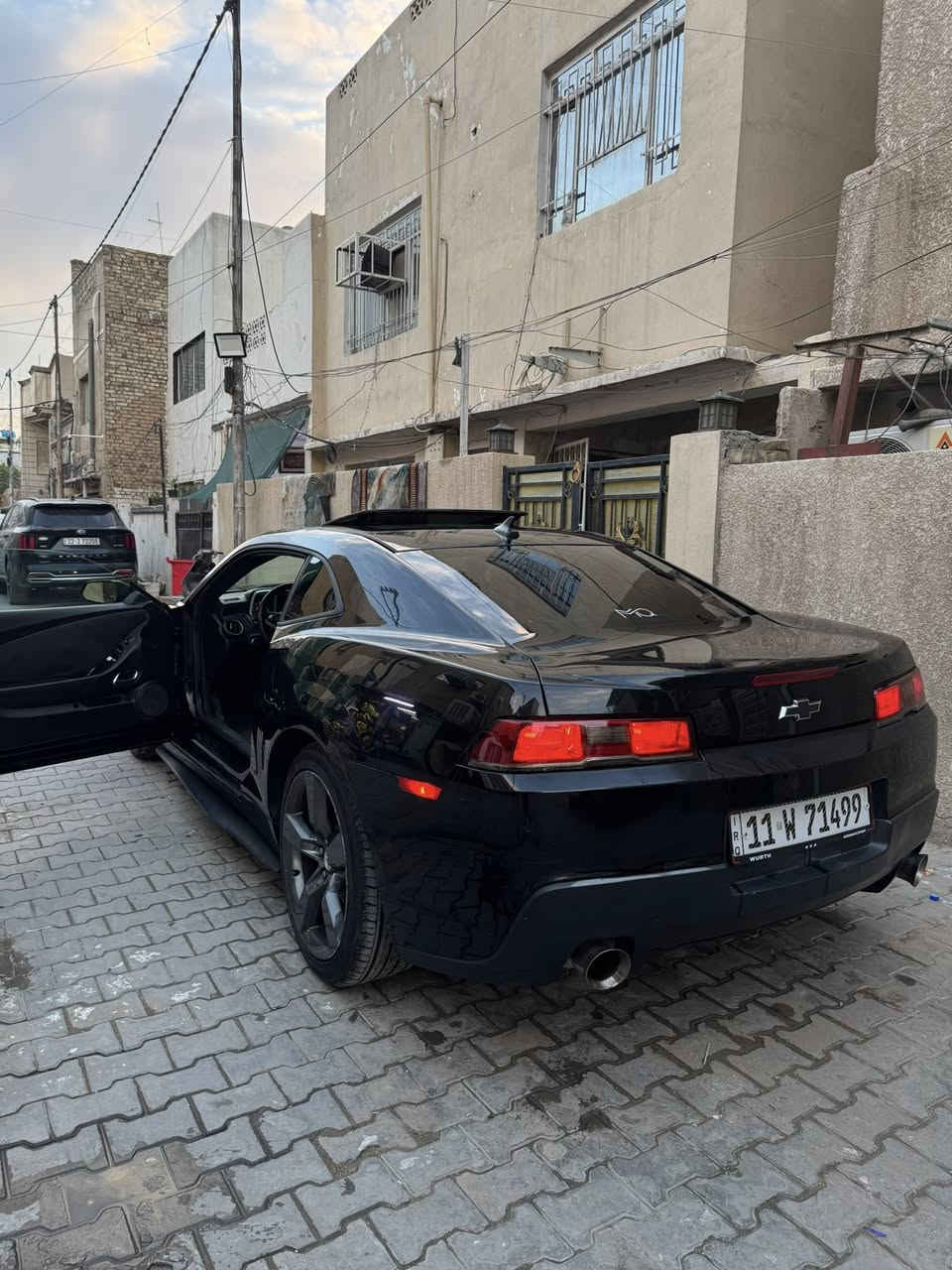 كمارو 2015 v6
‏RS السياره فوول للأخير فتحه شاشه كبيره 
داخله كلين السياره وهنا صار بيهه قطعه وحده فقط
كفاله كير مكينه اكسل كله مكفول جديده السياره
السياره على ايدي جانيهه 
رقم بغداد بأسمي 
السعر 105
مكاني المنصور
***********
