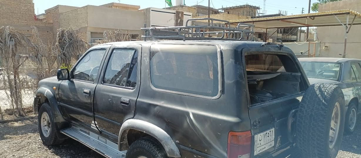 سلام عليكم سيارة للبيع فور رانر  موديل 92 رقم بغداد محرك گايم أتريد اتعمرهه اسقطهه مكان بغداد سعرهه 22. ورقة وبيها مجال ***********,,,,,***********
