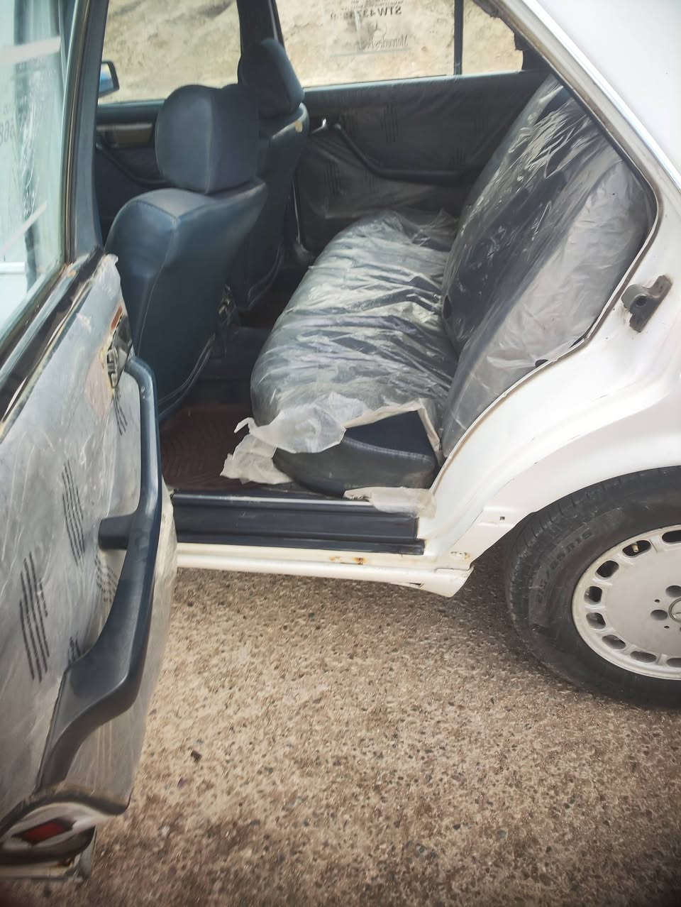 سلام عليكم مارسدس موديل 88محوركيرومحرك جدد سياره شلعه ومعدل تشك لكاع
سعر45 وبيه مجال بصيط مكاني حله رقم ***********
