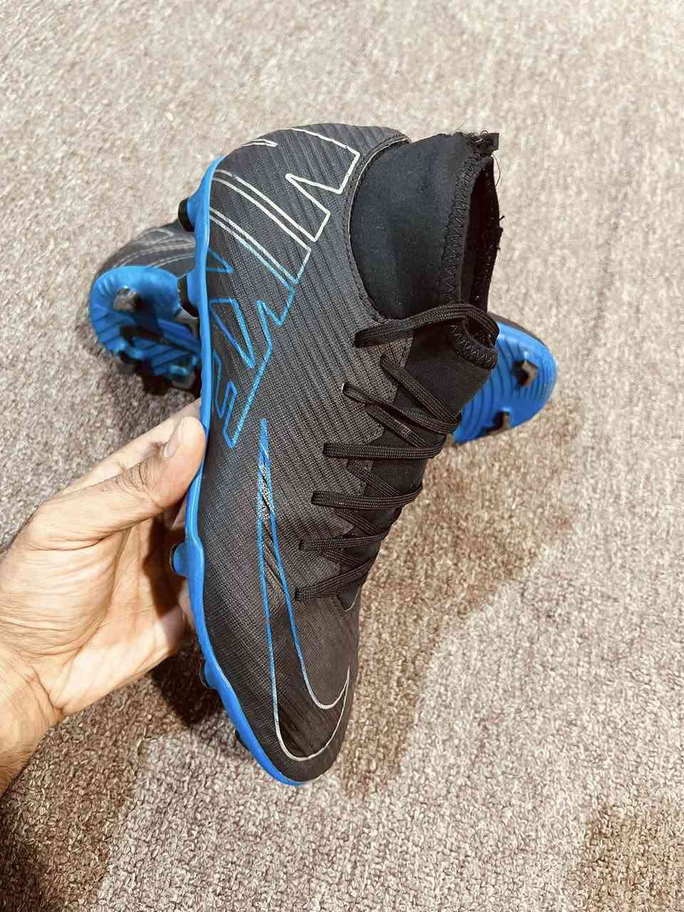 ميوركال
اصلي باله 
قياس42 
نضافه1/1 
اسم مستخدم 
السعر خاص 
توصيل موجود 
واتساب متوفر 
***********
