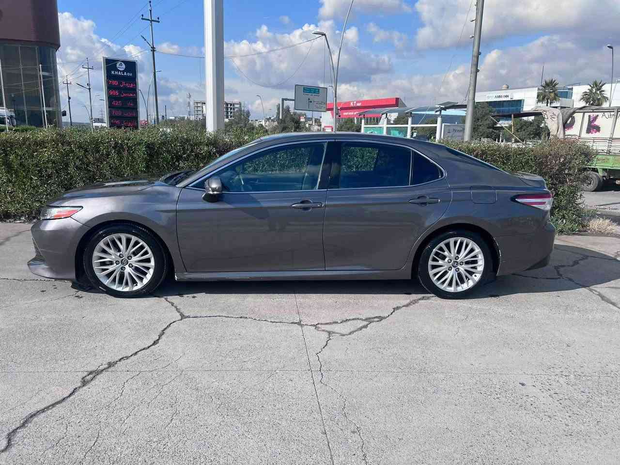 تۆیۆتا كامری ئەمریكی  مۆدیل 2020 مواسفات xle فول فول  جگە لە پانۆراما بێ سبوغ بێ ئیرباگ بس بستێك چاملغی لای سایق pdr  كرایە هەموو شتێكی بەشەرت  تەنها 90km هەزار رۆشتیە سعری 189$ مجال ناونیشان هەولێر 
Whats app       Viber      Telegram 
0750 732 7624               0750 447 8970 أربيل, العراق
