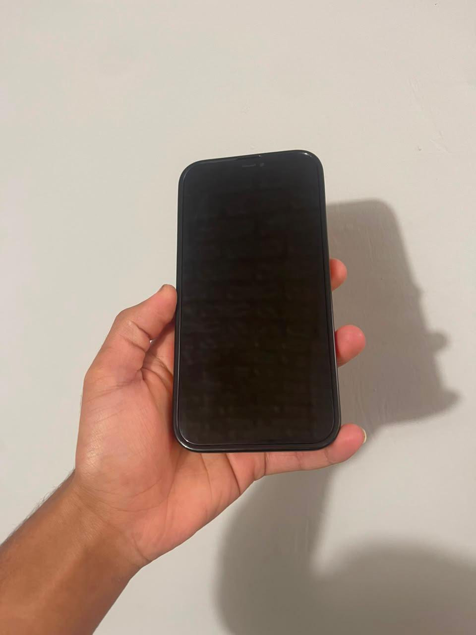 📱 للبيع: iPhone 12 Pro Max (بسعر لقطة في بغداد)
جهاز ايفون 12 برو ماكس بمواصفات ممتازة ونظافة عالية، متوفر الآن للبيع المباشر.

⚙️ المواصفات والخصائص:

• الذاكرة: 256 جيجابايت.

• البطارية: 100% (مبدلة أصلية تفصيخ من جهاز ثانٍ، أداء مثالي)بالحاسبه تقره اصليه normal

• الشاشة: مبدلة أصلية تفصيخ (ألوان وسلاسة الوكالة، مو تجارية).بالحاسبه تقره اصليه normal 

⚠️ ملاحظة صريحة (إبراء للذمة):

• الفيس آيدي (Face ID): متوقف بسبب التحديث الأخير فقط (توقف والجهاز شغال طبيعي وبأعلى كفاءة)
مرات يشتغل طبيعي ومرات لا مايشتغل كل شيء موضح بالصور 

💵 السعر:

• 300 ألف دينار عراقي (سعر قفل ولقطة مقارنة بالمواصفات والذاكرة).

📍 الموقع:

• بغداد / الكرخ - قرب سالم دعبول

للتواصل خاص


**إذا كنت صاحب هذا الإعلان وتريد حذفه لأي سبب، رجاءا أرسل رسالة إلى الدعم الفني**