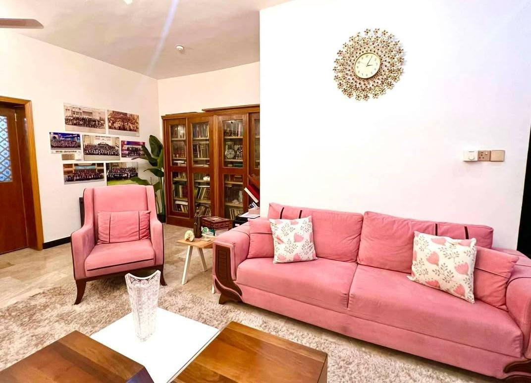 للبيع
 تخم تركي ١٠ مقاعد نظيف جدآ اخو الجديد تكمه
هيكل حديدللاستفسار الاتصال لرقم ***********
