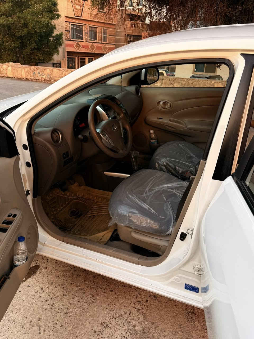 سني هندي 19
بدون حادث بس بارد بالدعامية الامامية 

كير محرك مكفول 
تدفئة تبريد مكفول 
اربع جام كهرباء 
رقم اربيل تحويل وكالة بكيفك 
اربعه ويل كب بلادي مو ويل للمعلومة 

السعر(107) بيع مستعجل 
مكان بغداد حي العامل 
***********
