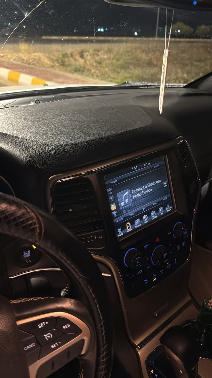 Jeep 2017 limited 4x4
وراد كندي 
الممشى واضح بالصوره 136الف كيلو حقيقي  
السيارة كلين تايتل بيها بارد شبر جهة عكس السايق يمي انطخت
ما عليها اي تفاصيل السيارة نظيفة جداً 
سويجين وغراض الشركة
تبديل دهن هارلم فقط وموجودة الوصولات
رقم الشاصي مرفق معا الصور
سعر 245 وبيهه مجال 
السياره جبتهه بموديلهه 
كير محرك كفاله ..
مكان السياره تكريت /العلم
***********
***********
