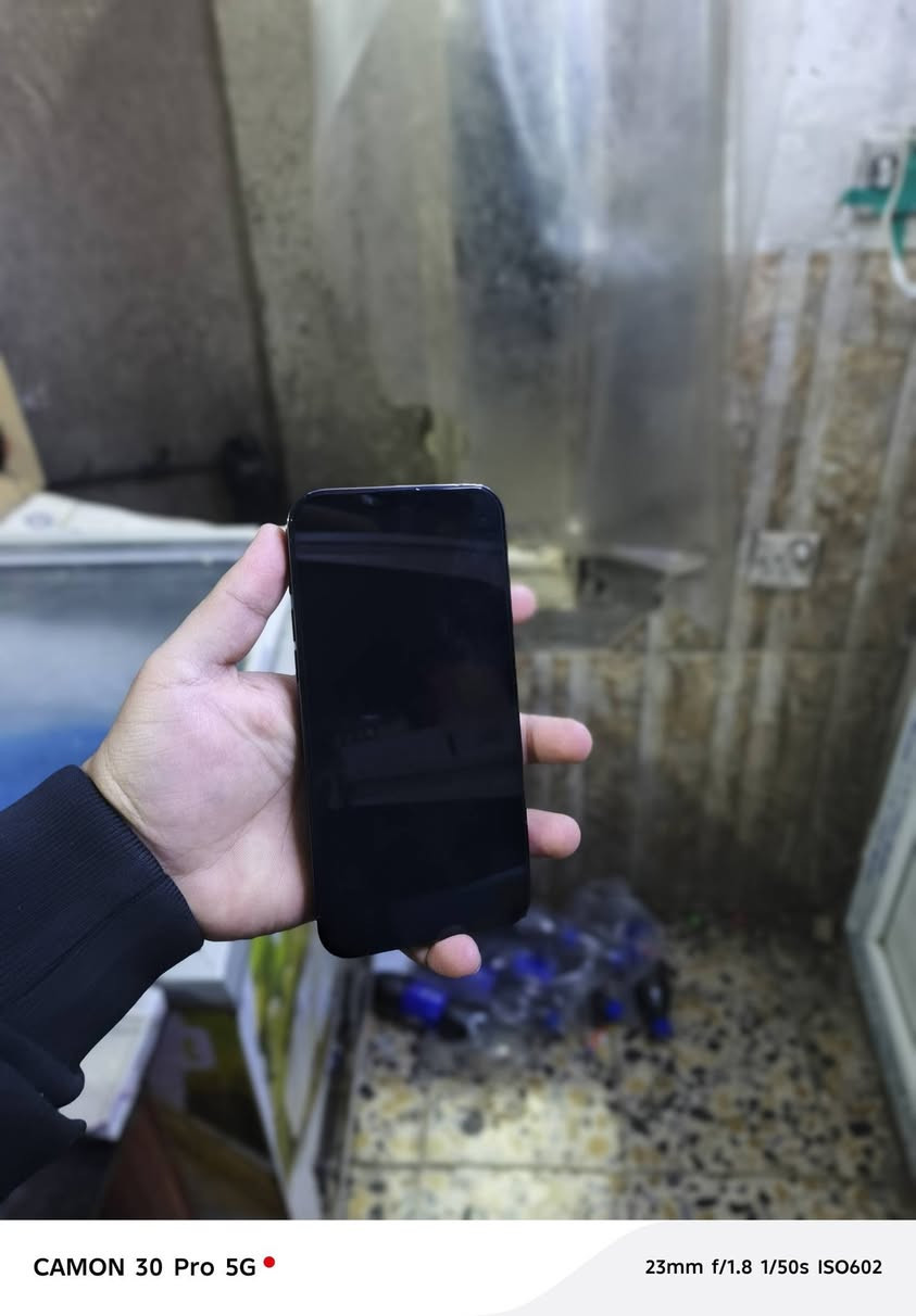 سلام عليكم إيفون ١٣برو ماكس لون زيتوني مكفول كفاله عامه جهاز وين متريد تفحصه فحصه لا مفتوح ولا مبدل بي شي فقط بطاريه ٧٧وانطيك ضمان بيه يكفيك شحن يوم كامل  سعر ٦٠٠وبي مجال كلش بسيط ***********رقم الهاتف اتصل وتدلل
