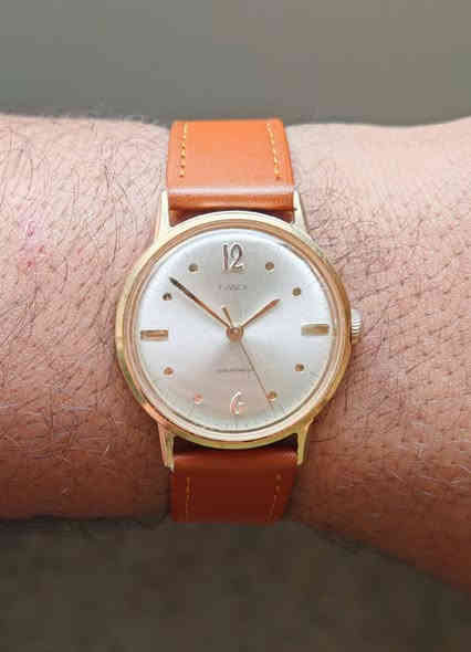 السلام عليكم   4 ساعات 3 اوتوماتيك وحده نصب تكويك اطلاء ذهب يوجد توصيل واتساب ***********
