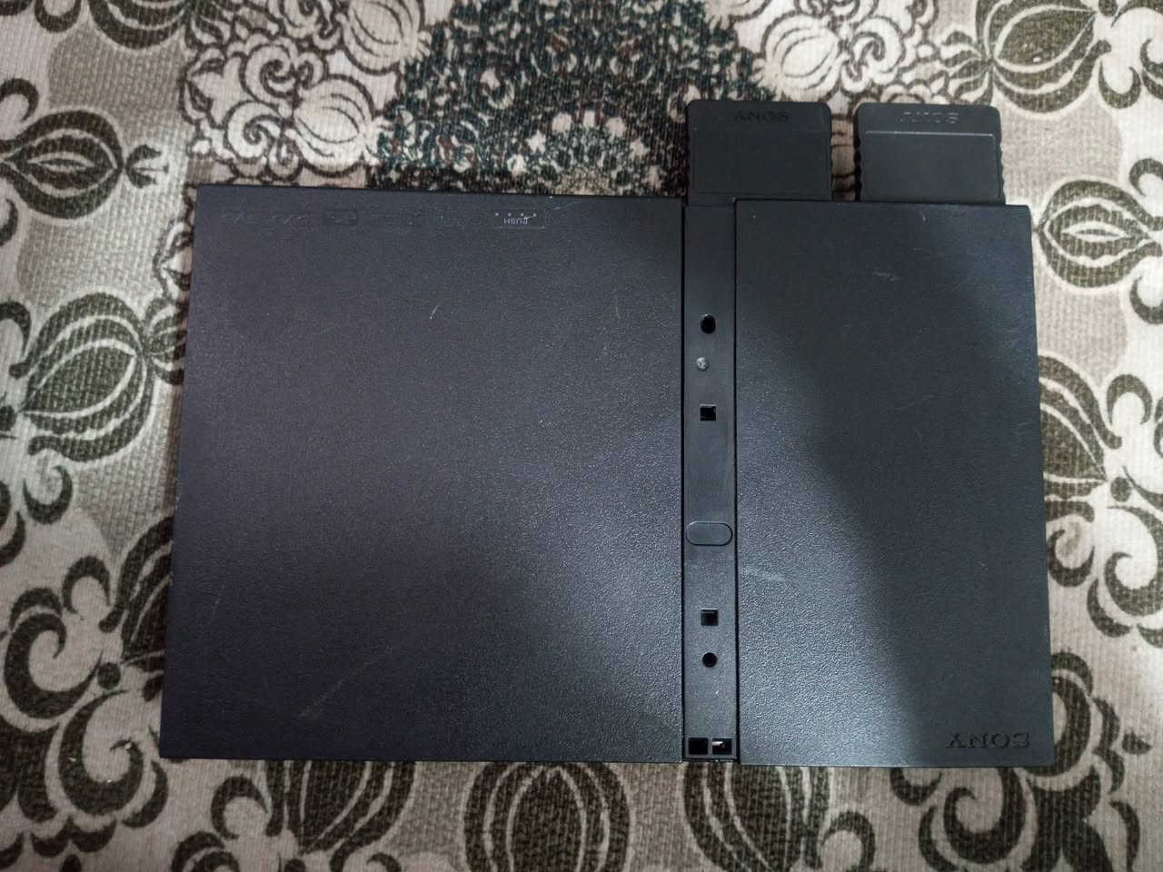 سلام عليكم شباب بلي 2 سلم للبيع نضيف وياه 4 جوستك 2 شغللات وحده شغاله بس دوس من كيفها وحده ماعرف شغاله او لا وياه رامات 2 الرام الواحد 8 MB نقص الفيش الي تربط البلي بل شاشه والكيبل الي يربط البلي بل كهرباء فقط للاستفسار *********** مكاني بغداد السعدون قيم بل يرضي الله واخذه
