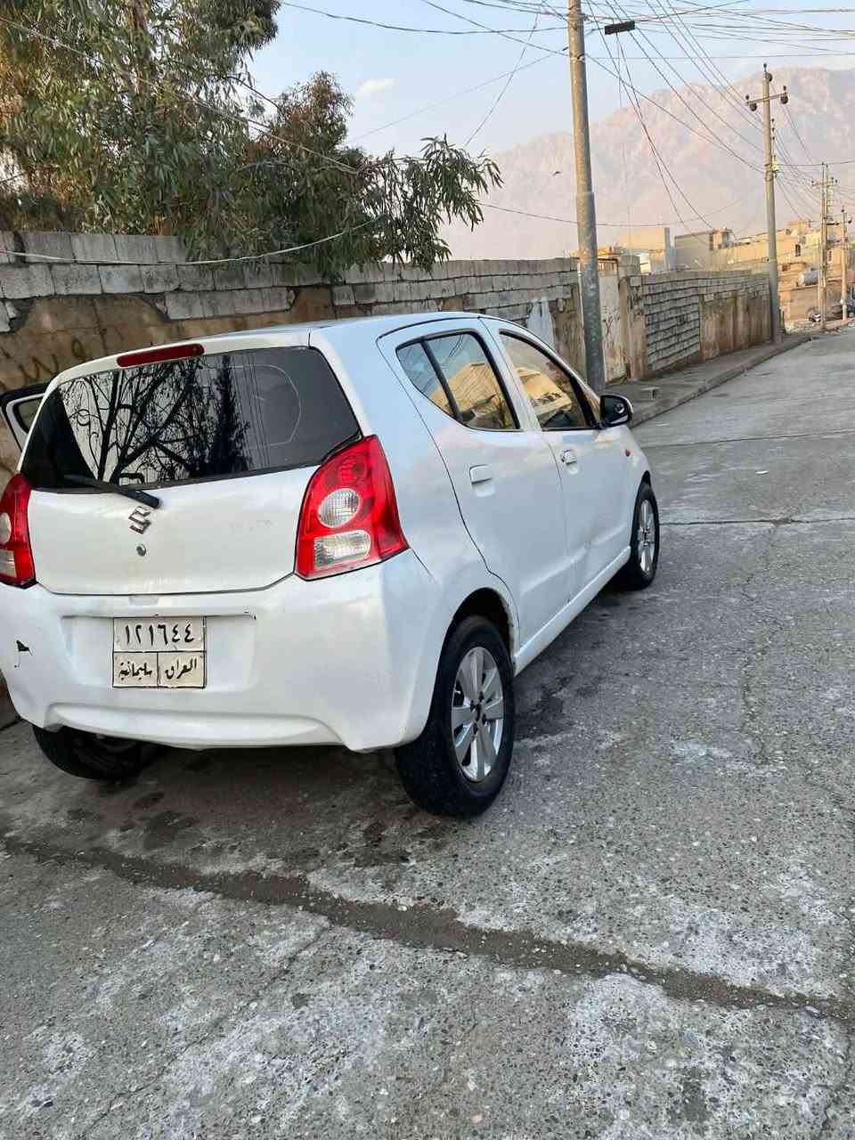 سازوکی یابانی مۆدیل ٢٠١١ ئەولیات بەشەرت رەقەم سلێمانی  گیرو مەکینە یارس  بەنزین زۆر زۆر کەم دەخوا نرخی ٣٩ گەڵاو کەمیک محامەلە جوابی نامە نادەمەوە تەلەفۆن بۆ خاوەنی بکە *********** رانية, السليمانية
