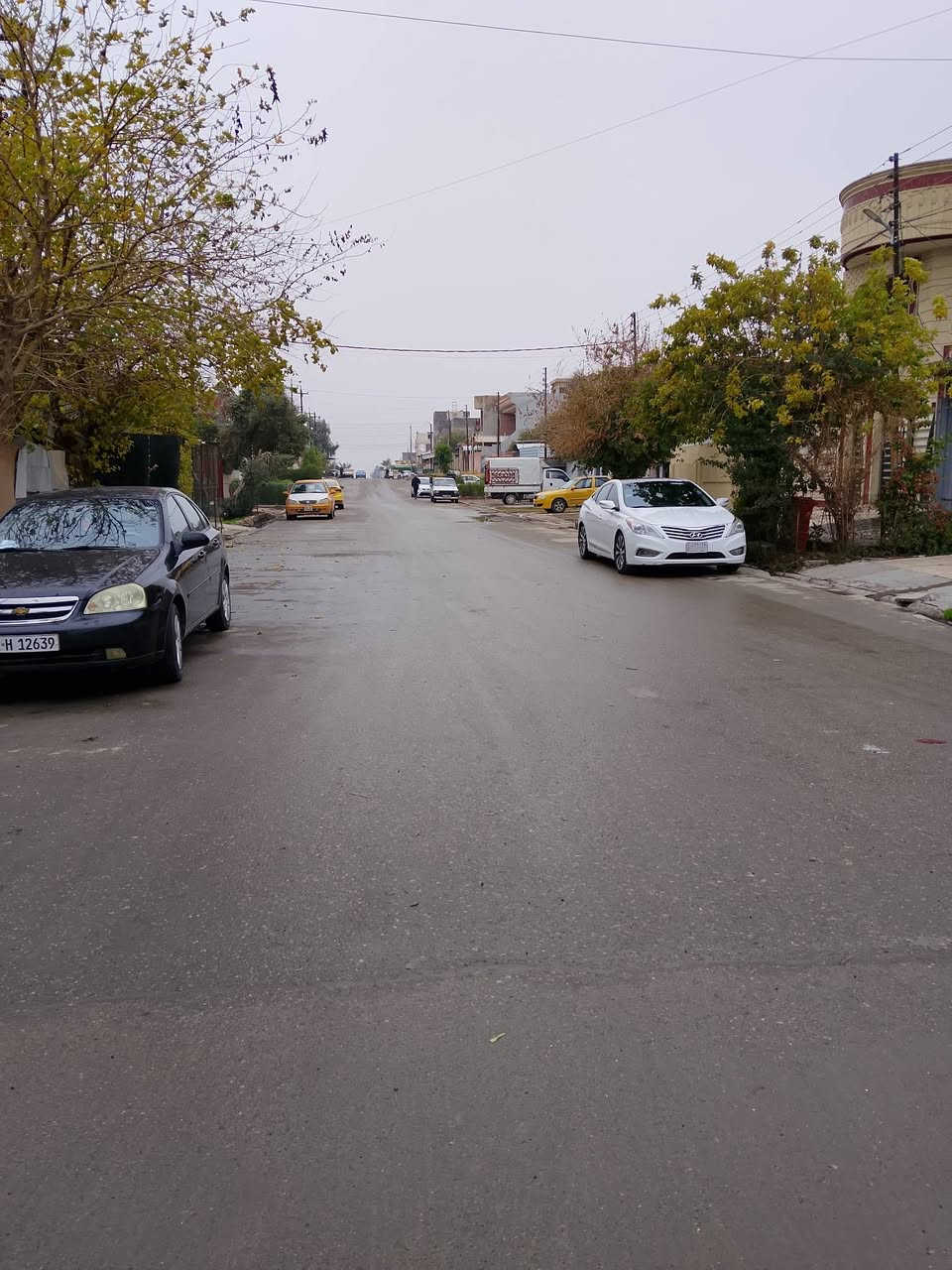 سلام عليكم بيت للبيع بحي صدام مدخل الأول شارع 20 متر شارع درايج مساحه 200 متر ركن طابق نص طابق الاول يتكون من غرفتين نوم و استقبال ومظبخ وصحيات طابق تاني غرفتين هيكل ما مصبوب لاستفسار اكتر هدا رقمي ***********
