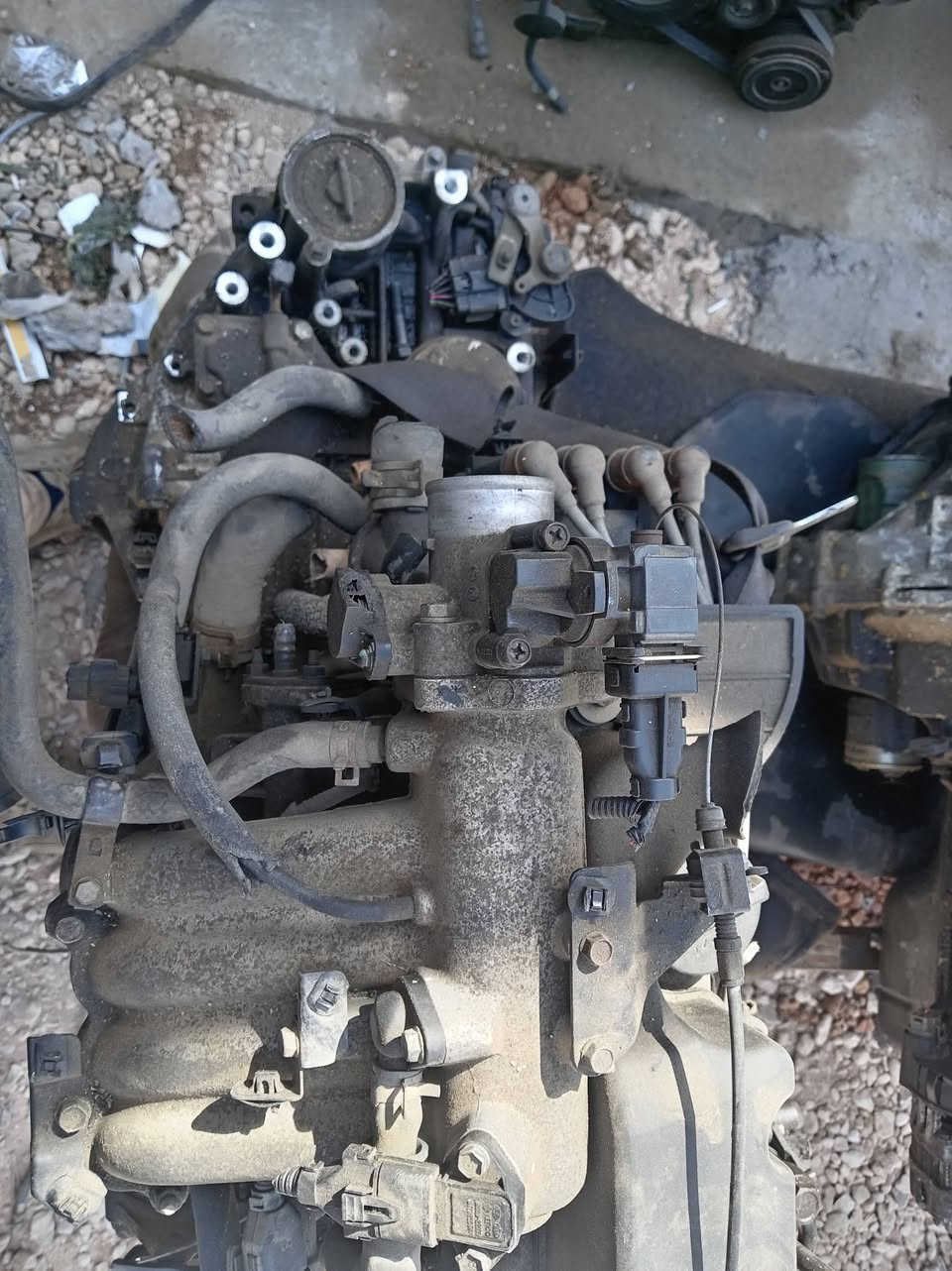 سلام عليكم
يوجد محرك كيا بيكانتو كاملة مع كير ابو الفلتر 
العنوان الحله حي صناعي قرب محطة العرفان
محمد الجبوري ***********
