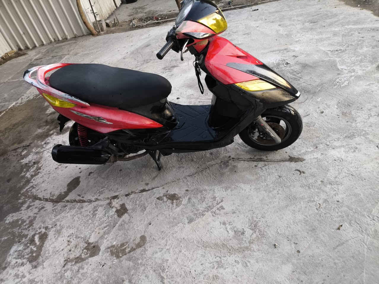 سلام عليكم
دراجه ثعلب للبيع كابريتر مكينه ما مفتوحه نكره سلف هندر شغال  كلجات بلادي كهربائيات شغاله الدراجه مابيه نقص سعر سعر 550 وبيه مجال مكاني الغزاليه 
هاذ رقمي الشراي يخابر ***********
