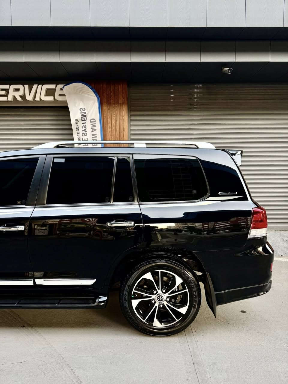 تيوتا لاندكروز 2020 ( لكزس V.X.S )
ماشآءالله  تحدا شرط ماكو هيج نضافطها
‎جكات
داخل ديزاينو
ستيرن كاهرباى
سندوق شفط
رادار
كشنات تبريد
٥كاميرات
محرك (5.700) ليكزز
‏‎ماشييه 53 كم حقيقي
‏‎لاندكروز VXS 
‎‏‎موديل.موديل 2020
‎‏‎فول مواصفات 1/1
‎‏‎السيارة مواصفات اللكزس 
‎‏‎-جوبلس تصعد وتنزل 
‎‏‎-شاحن لاسلكي 
‎‏‎- نضام ترحيب عند الاقتراب 
‎‏‎- دبل ماوس 
‎‏‎- شاشة تحكم لكزس 
‎‏‎- شاشات عدد 3 
‎‏‎-تشغيل عن بعد 
‎‏‎- كراسي كهرباء 
‎‏‎- مكينة V8 /5.7
‎‏‎-زراك لايت 
‎‏‎- 5 بصمة ابواب 
‎‏‎- سيستم صوت لكزس 
‎‏‎- ستيرن صاج 
‎‏‎- 8 ايرباك
‎‏‎- فور ويل 
‎‏‎- حساسات امامي خلفي 
‏‎ماشي 53کم
‏‎- نضام ايكو تقليل صرفية 
‎‏‎-ثلاجة 
‏‎مواصفات VX.S معروفة ما يحتاج اذكر لبقية 

‎ا‎مكفولة كفالة عامة من الدعامية إلى الدعامية 
‎ا‎بدون بارد بدون صبخ ،بدون رصعات ،بدون حتا شخط
‎ا‎،رمل مابي ،حتا لحية بدون صبخ بقية كلها بشرط

‎محرك كير بشرط مامفتوح
‎سيارة حيل نظيفة كلشي عل بلاد لوك
‎سنوية زنكة كلشي جديد مدفوع لـ2029
‎باسمي السنوية بشرط تحويل و خرامة 
‎سيارة مابيـها دينار مصرف كامل من كل نواحي

سعر567$
رقم صاحب سيارة ***********
‎‏‎
