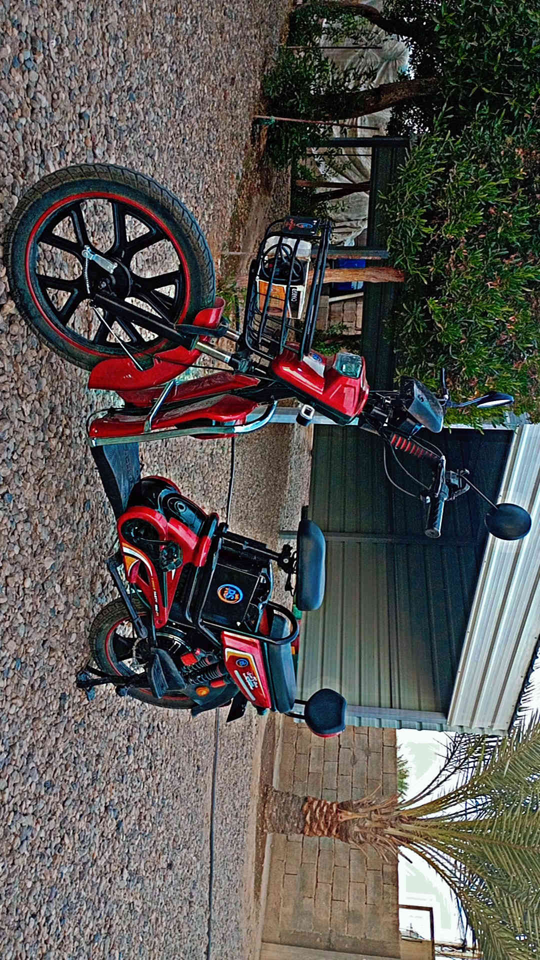 موطور شحن للبيع موديل 25ماصارلي شهر من اخذته بعده جديد عندي ضرف ورايد ابيعه سعر 500وبي مجال بسيط للشراي اذا مو شراي لا تتصل  ***********العنوان هيت ناحيت الفرات
