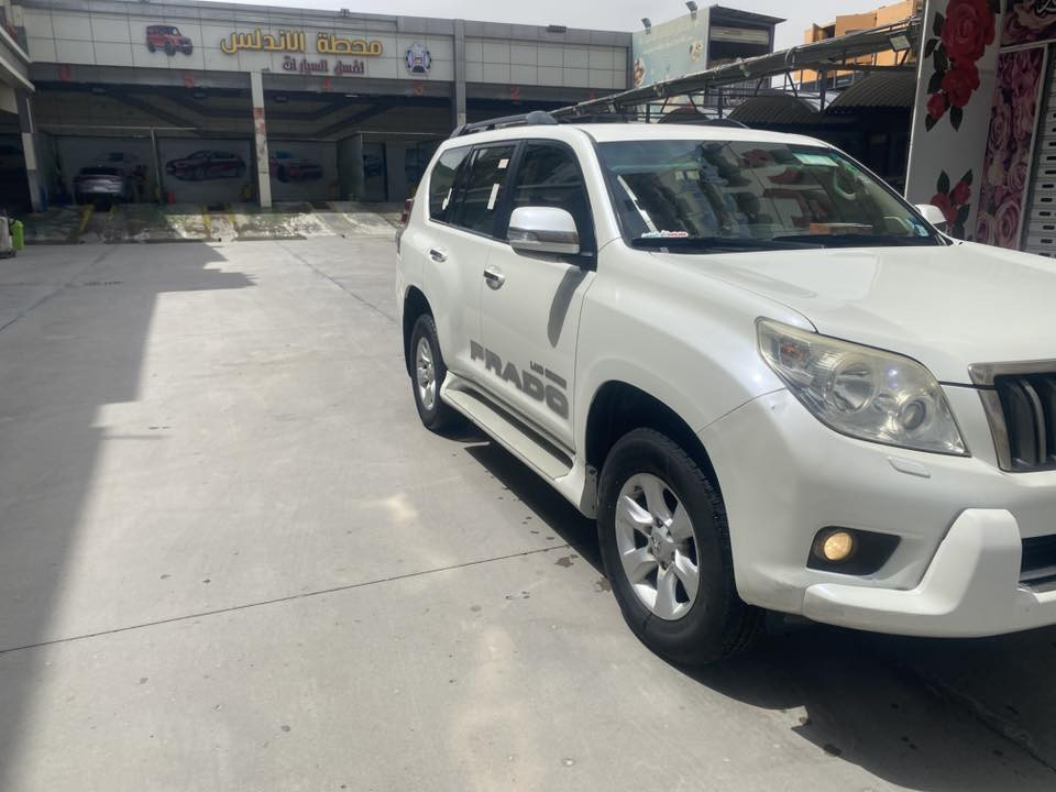 السلام عليكم 
لبيع فقط
برادو مديل 12
سياره نضيفه جداا 
مكفوله ضربه صبغ تبديل 
محرك 4مكفول
السياره موصفاته معروفه
رقم جديد اربيل راعيه موجود البصره وحالن سياره البصره وعندي وكاله ***********خابرني وتدلل
