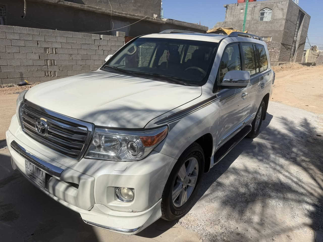 لاند كروز للبيع رقم بغداد 
ابريم موديل ٢٠١٤
تخم تاير ستفسار
***********
