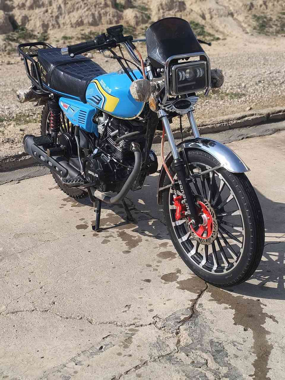 السلام عليكم
دراجه  موديل 26  مكفوله كفاله عامه للبيع فقط دراجه حلوه  مكينه خير من الله200 دراجه على كل عيب مابيه مكاني  حمرين ***********
