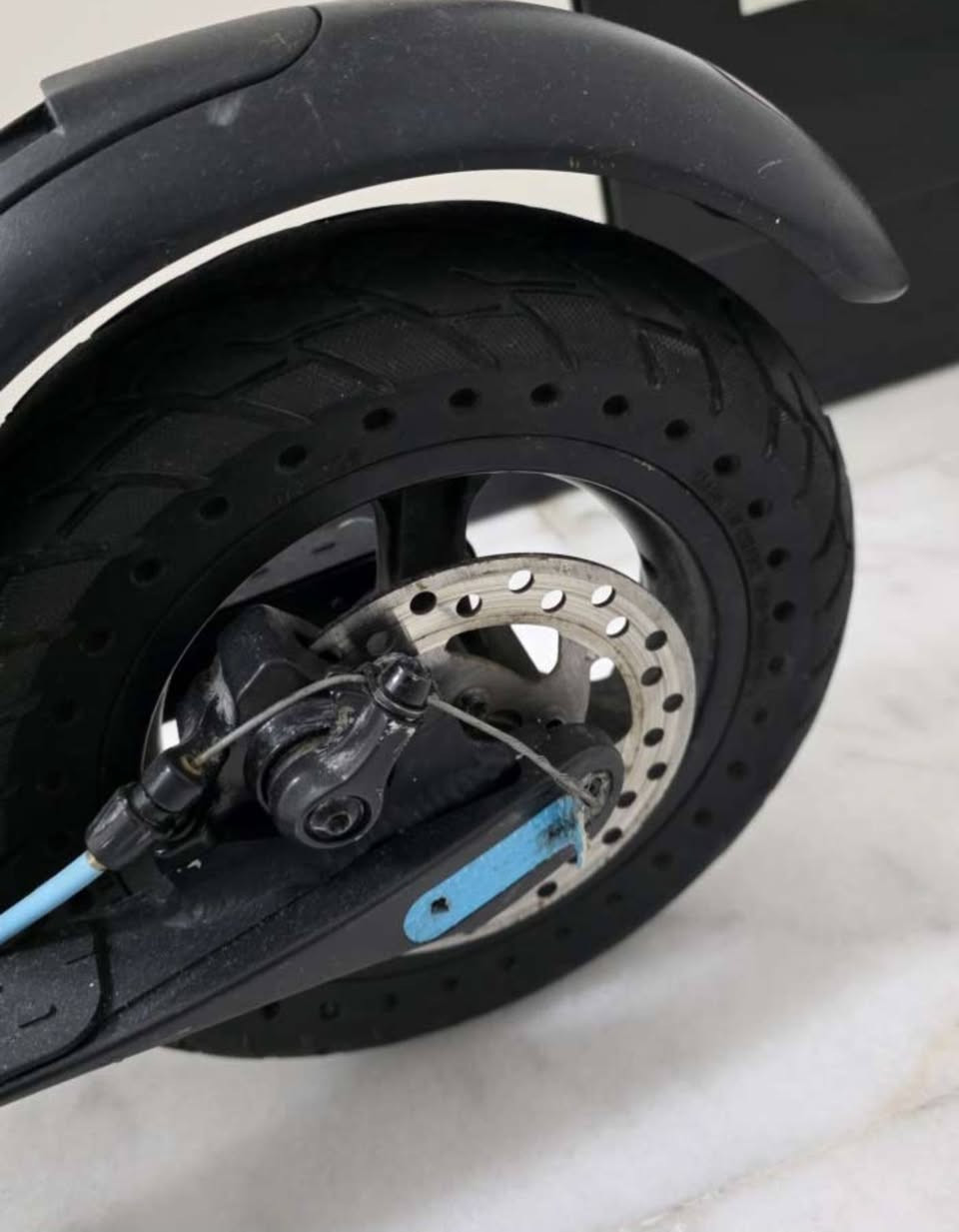 سلام عليكم
سكوتر من شركة ماستر
سرعة٣٨
يتحمل وزن١٢٠
الشحنه الوحده تمشي اكثر من١٠كيلو حقيقي
مكاني بصره 
سعر١٥٠


**إذا كنت صاحب هذا الإعلان وتريد حذفه لأي سبب، رجاءا أرسل رسالة إلى الدعم الفني**