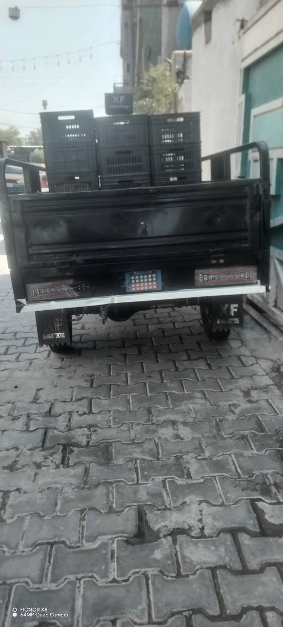 السلام عليكم ورحمة الله وبركاته ستوته لبيع موديل 26 جديه استعمل قليل سعره 3 مليون وبيه مجال  ***********
