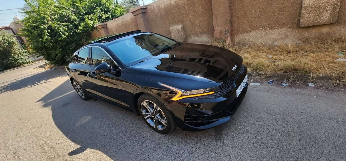 2024  KIA K5, EX 
•الرقم: اربيل تحويل للمشتري مباشر
 فقط اربع أصابع تكحيل بالبنيد  بدون اي ضرر داخلي شاصي لغد كفالة بدون رصعات بدون شخوط جدا نظيفه 
•المواصفات :
▪️السيارة: #كيا K5 EX اسود 
▪️الموديل: 2024
▪️حجم الويل: ويل كب حجم 19 
▪️لايتات زينون اربع عدسات مع حاجب LED مع اشارة LED
▪️بصمات عدد 2 للأبواب مع بصمة تشغيل وتشغيل عن بعد
▪️قمارة بانوراما
▪️نظام 5 كامرات
▪️رادار امامي مانع تصادم
▪️حساس امامي
▪️حساس خلفي
▪️رادار جانبي (نقاط عمياء) بالمرايا الجانبية
▪️شاحن لاسلكي
▪️اشاير بالمرايا الجانبية
▪️مرايا شفط
▪️مرايا قلاب
▪️كامرة خلفية دوارة اصل مع الستيرن
▪️شاشة الدشبول حجم كبير للتحكم بأيعازات السيارة
▪️كشنات السيارة جلد lبيض
▪️گشن ذاكرة (خزن ميموري) لكرسي السائق
▪️تحكم فول كهرباء لكرسي السائق والراكب
▪️تدفئة وتبريد للگشنات الأمامية
▪️تبريد قطعتين امامي وخلفي
▪️خمسة وضعيات للقيادة
▪️تشغيل عن بعد
▪️سستم صوت BOSE بواقع 12 سماعة في المركبة
▪️سايد بريك دگمة
▪️تحكم ستيرن جهتين بلوتوث وحاكية وكروس سرعة وتحكم صوت 
▪️نظام ABS مانع انزلاق
▪️السيارة فئة EX فول اعلى فئه 
السعر مناسب 190 وبيه مجال
مكانه بغداد المنصور 
للاتصال على الرقم ***********
