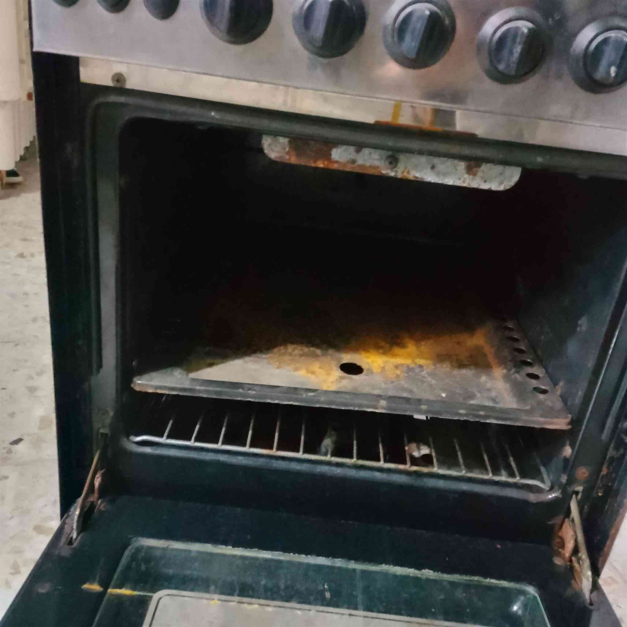 طباخ للبيع ١٠٠ الف بغداد الأمين ***********
