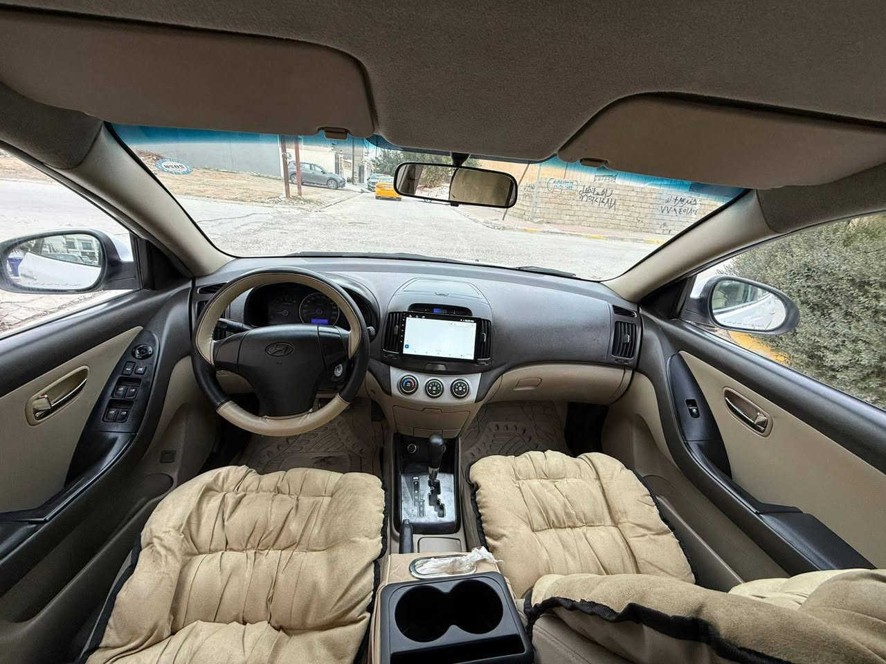 سلام عليكم الانتره للبيع موديل ١٠ خليجي رقم اربيل دولي بسمنا تريد تحويل او وكاله بيه صبغ حزام بدون تكم وقماره سياره ع ايدي جديدة الاتصال *********** اخوان اتصل وعرف السعر
