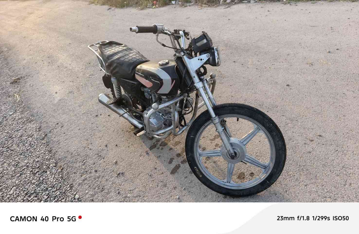 سلام عليكم دراجه البيع موديل 19 كلهه شغاله  فقط يرادله باتري وتربط كهربياتهه مكان ديالى شهربان الهارونيه السعر 250وبي مجال /***********
