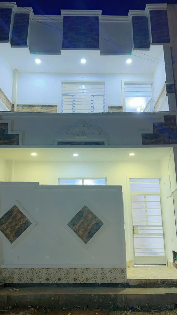 بيت زراعي للبيع
سند 117
 مساحه 50 متر
بناء حديث
طابقين:
طابق الأول مكون من صاله +
مطبخ سيراميك
وطابق الثاني غرفة نوم +
سطح 
 منطقة سويب \شرطه رابعه
رقم تليفون 📞 *********** /بي وتساب 👉
