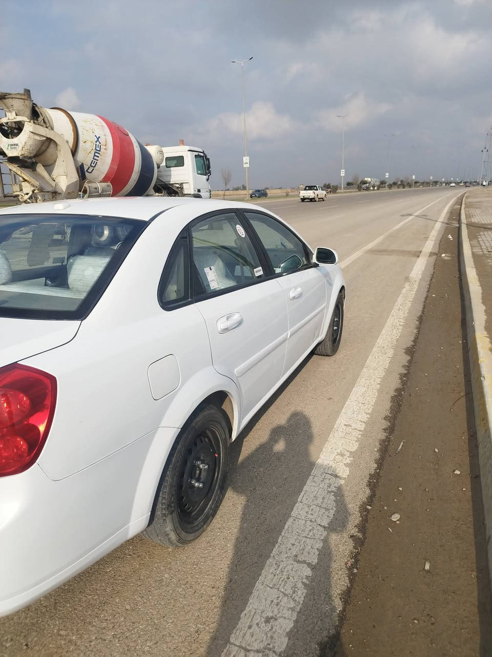 سلام عليكم اوبتره موديل 2013 بدون صبغ بدون ضربه بي مكانين تعديل بارد وسقف حالوب وبي خيط بخار رقم سليمانيه سنويه لحد 30 بطاقه بانزين موجود شرط تحويل وكاله سياره احله من صوره اطار جديد باتري جديد صدر جديد تعال وشوف بعينك يعني كلش حلوه ومال بيت بدون قسط فقد نقد سعر 83وبي مجال قليل عنوان كركوك شورجه قرب مطعم حمه ناصر خابر وتدلل تحياتي للجميع رقم اسيا ***********
