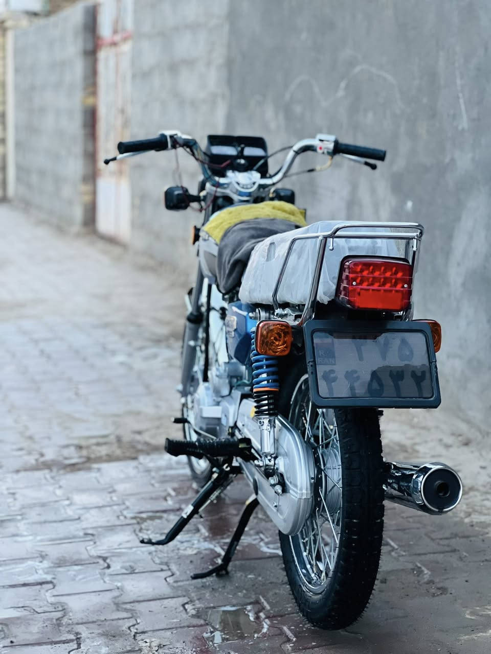 سلام عليكم دراجه للبيع تعمير جديد غراض كله سيد خلدون مكينه خمسه ثاني تبديله دهن دراجه جديده ونضيفه وراق سكنر واي ستفسار خاص مفتوح وتدللون


**إذا كنت صاحب هذا الإعلان وتريد حذفه لأي سبب، رجاءا أرسل رسالة إلى الدعم الفني**